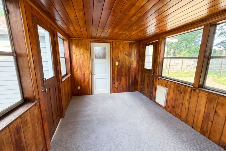 Photo 15 of 20 of 2128 Ronald Ave, White Bear Lake, MN