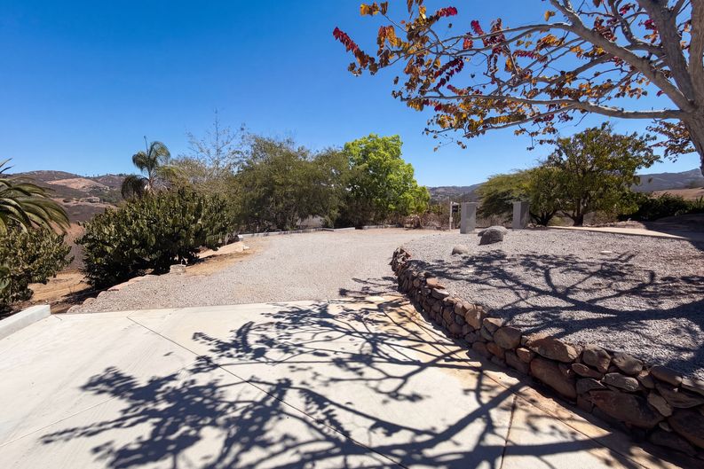 Photo 36 of 42 of 1596 Aldorado Dr, Vista, CA