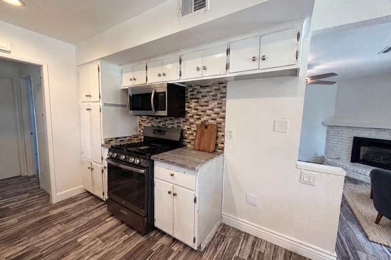Photo 7 of 31 of 1422 Oakmont Dr, Roseville, CA