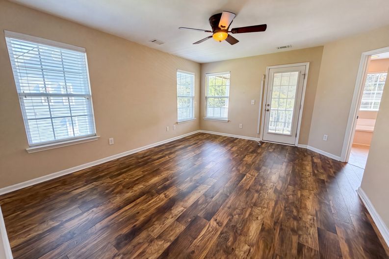 Photo 5 of 20 of 9006 Parlor Dr, Ladson, SC