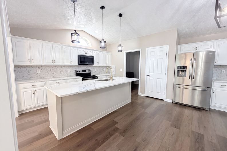Photo 7 of 43 of 9212 Cedar Gate Dr, Loveland, OH