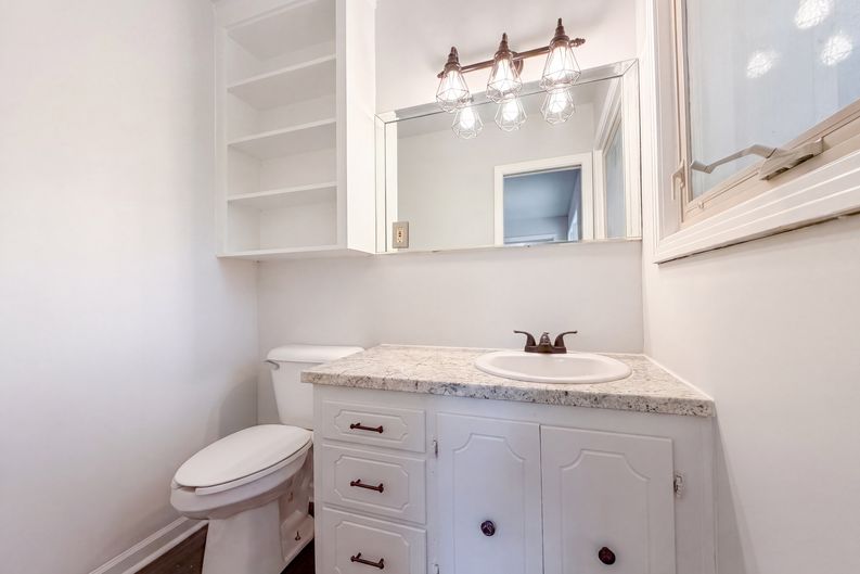 Photo 12 of 17 of 1119 Walton Dr, Murfreesboro, TN