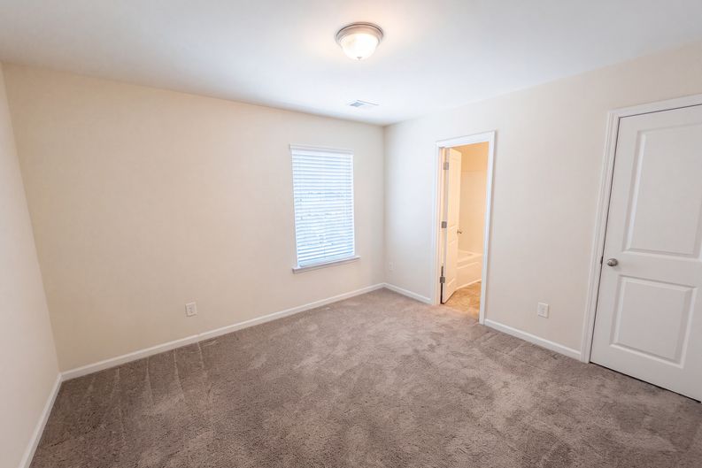 Photo 9 of 20 of 857 Forest Park Rd, Columbia, SC