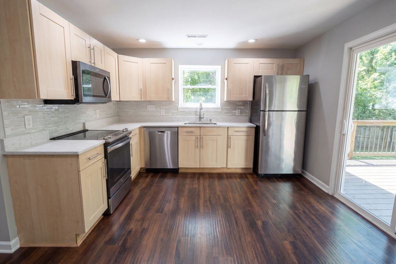 Photo 6 of 31 of 1322 Carolyn Dr, Charlotte, NC