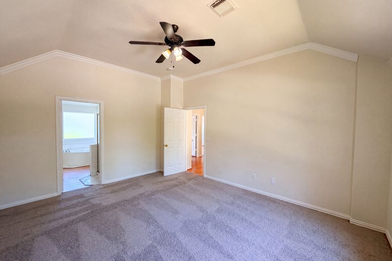 Photo 15 of 22 of 3106 Westshore Dr, Rowlett, TX