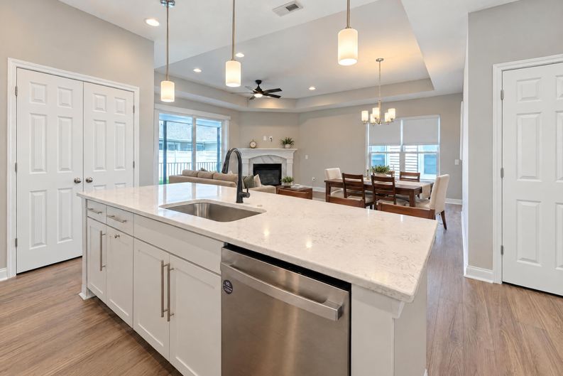 Photo 3 of 23 of 4897 Arena Ct, Liberty Twp, OH