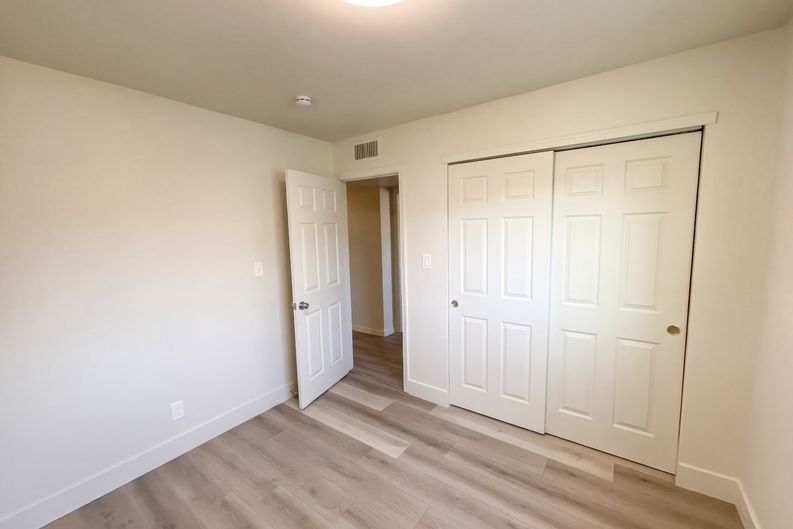 Photo 13 of 23 of 4253 E Vineyard Rd, Phoenix, AZ