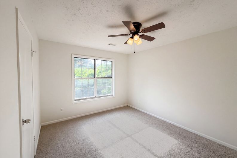 Photo 14 of 22 of 430 Cornwallis Way, Fayetteville, GA