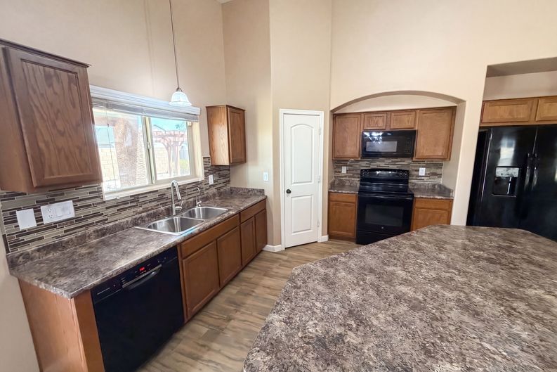 Photo 11 of 29 of 4181 S 247th Dr, Buckeye, AZ