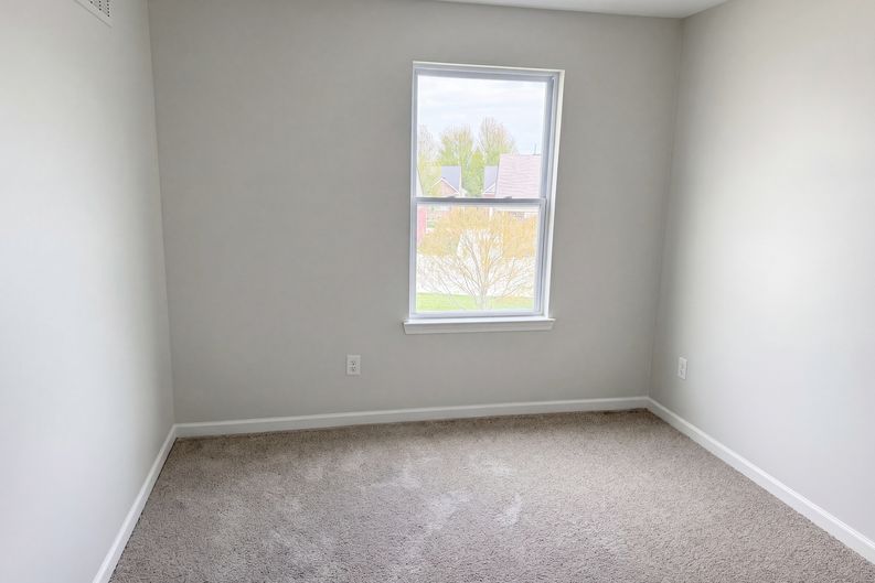 Photo 15 of 44 of 42824 Greystone Dr, Sterling Heights, MI