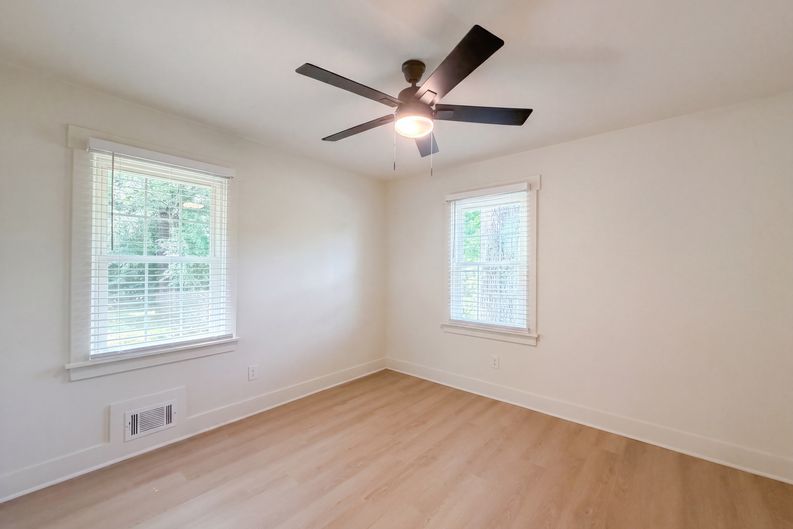 Photo 10 of 18 of 4747 Nelda Dr, Austell, GA