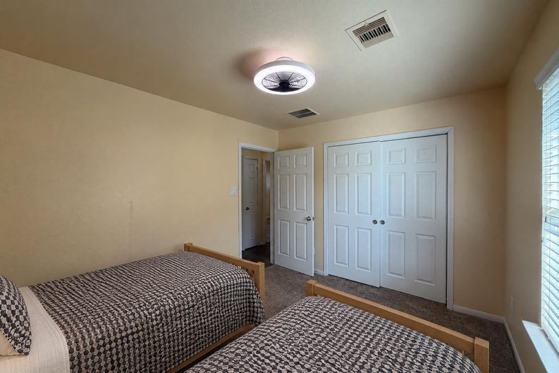 Photo 18 of 26 of 6516 Stoney Creek Dr, Pasadena, TX