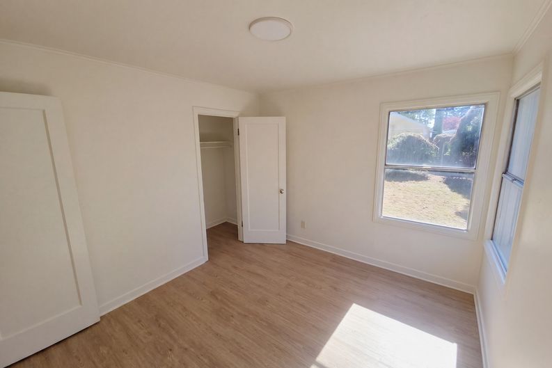 Photo 17 of 29 of 2580 Verna Way, Sacramento, CA