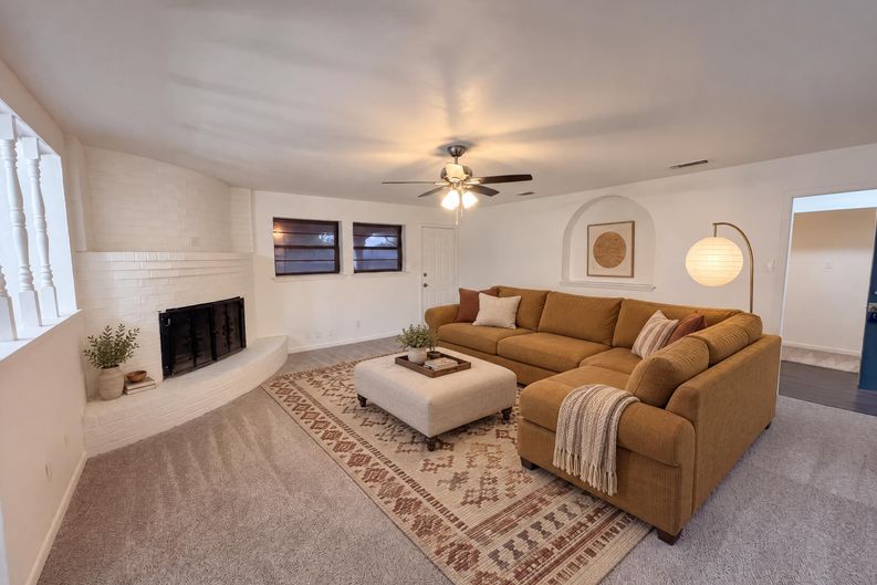 Photo 6 of 25 of 501 Franklin Dr, Glen Rose, TX