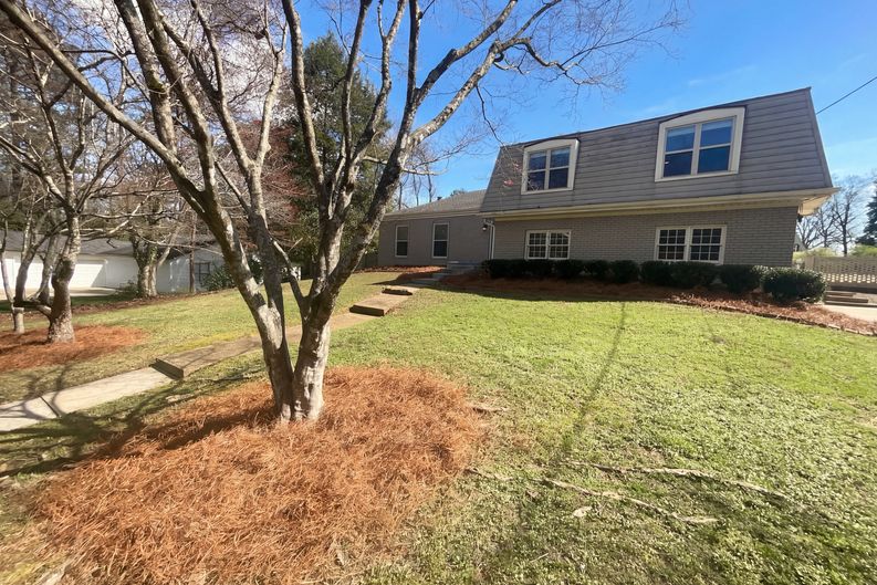 Photo 33 of 37 of 2770 Burtz Dr, Marietta, GA