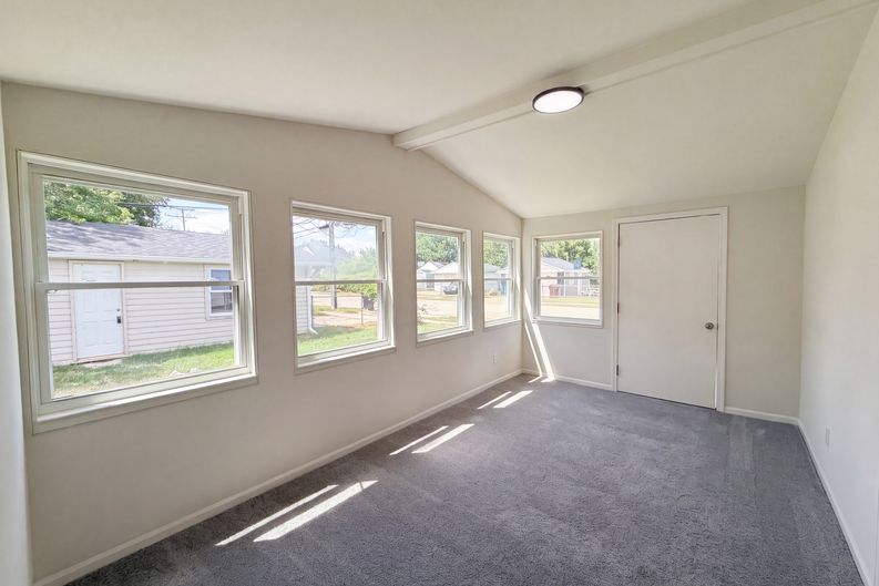 Photo 11 of 16 of 26375 Normandy St, Roseville, MI