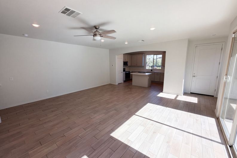Photo 11 of 46 of 15237 W Sherman St, Goodyear, AZ