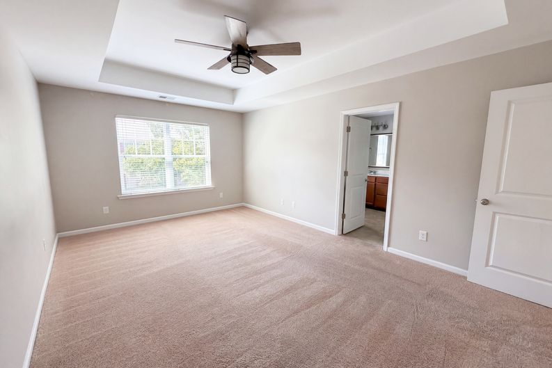 Photo 12 of 24 of 815 Parnell Ct, Columbia, SC