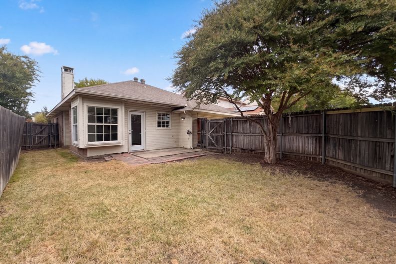 Photo 5 of 26 of 1406 Di Orio Dr, Lewisville, TX