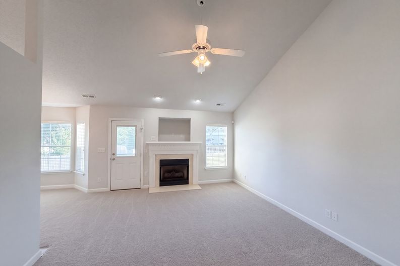 Photo 6 of 25 of 11344 Pointer Ridge Dr, Charlotte, NC