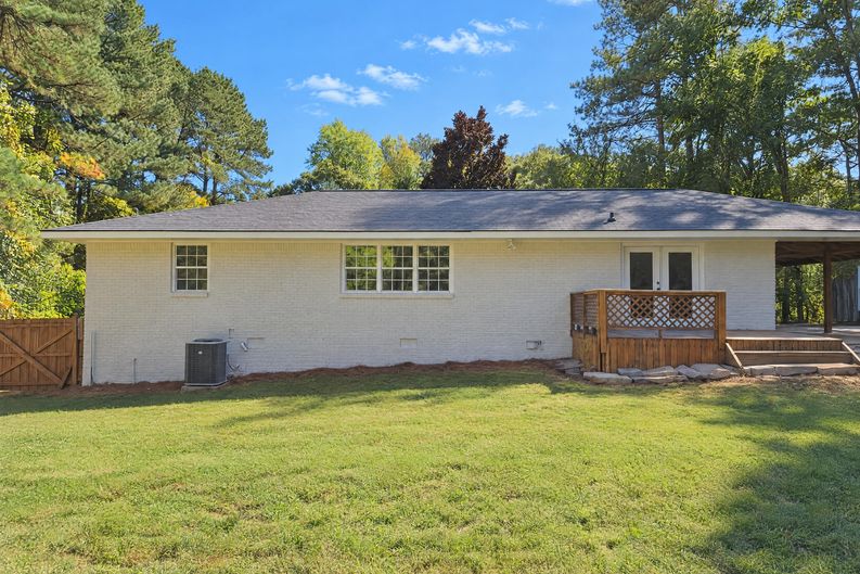 Photo 5 of 28 of 1105 Old Loganville Rd, Loganville, GA