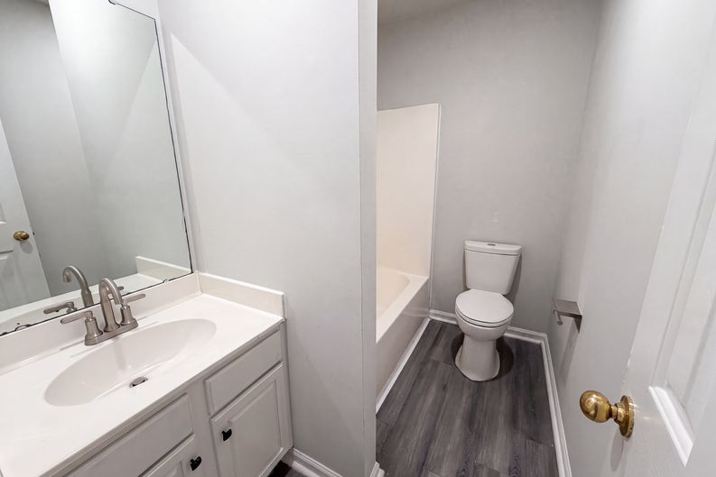 Photo 18 of 21 of 11220 Northwoods Forest Dr, Charlotte, NC