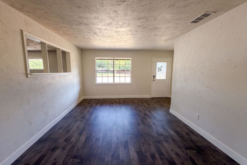 Photo 14 of 23 of 8540 Foxwood Ln, Dallas, TX