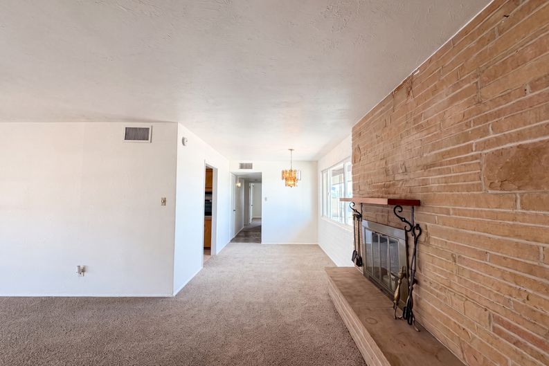 Photo 8 of 21 of 3115 N 53rd Dr, Phoenix, AZ