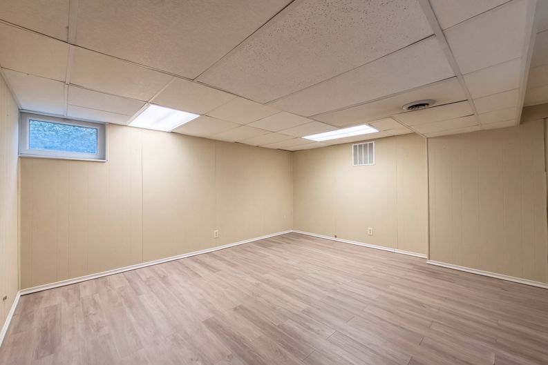 Photo 18 of 23 of 742 Foxwick Dr, Ballwin, MO