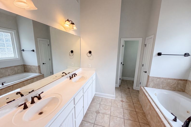 Photo 14 of 27 of 212 Westwind Dr, Newnan, GA