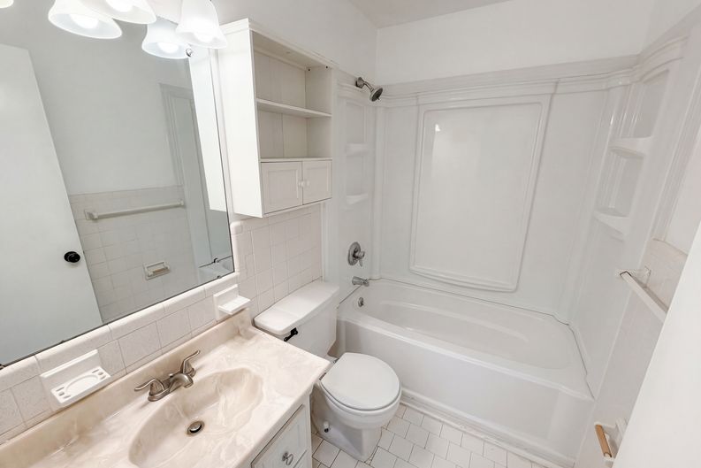 Photo 15 of 24 of 6621 Starcrest Dr, Charlotte, NC