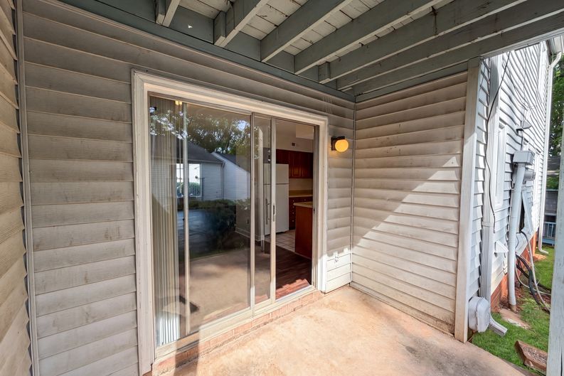 Photo 5 of 20 of 2020 Stoney Point Ln, Charlotte, NC