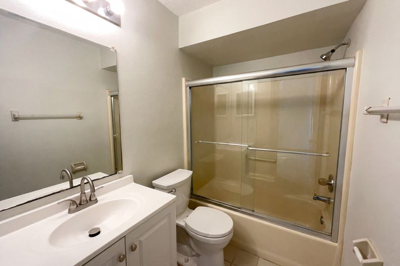 Photo 15 of 25 of 103 Dulverton Way, Kissimmee, FL