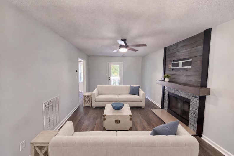Photo 3 of 18 of 255 Rocky Point Ct, Fuquay Varina, NC