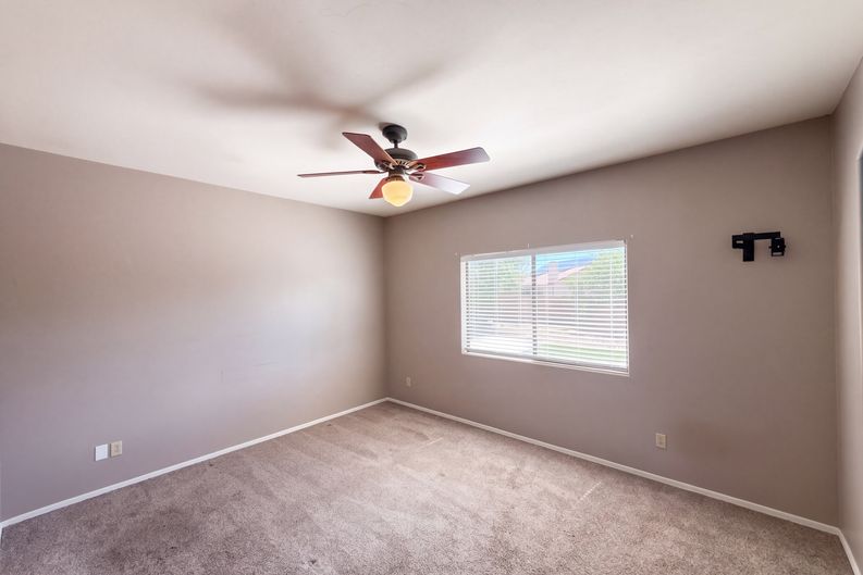 Photo 6 of 16 of 7086 N Avenida Adella, Tucson, AZ