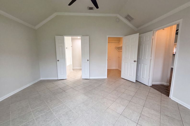 Photo 4 of 21 of 2127 Hannover Way, Spring, TX