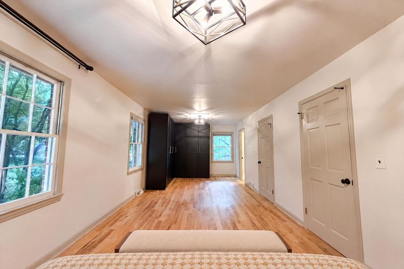 Photo 10 of 18 of 3010 Hope Valley Rd, Winston Salem, NC