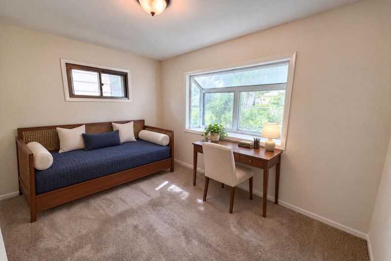 Photo 10 of 27 of 2591 Aldine St, Roseville, MN