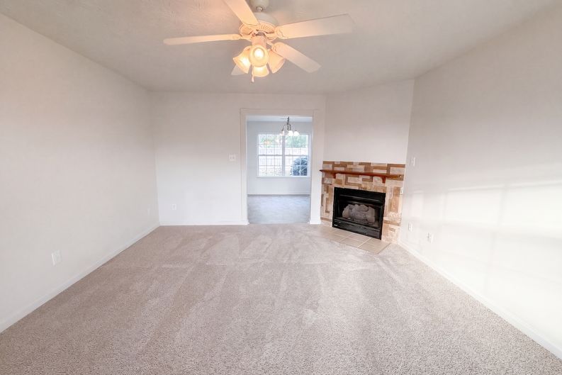 Photo 11 of 30 of 7111 Pinecroft Ln, Knoxville, TN