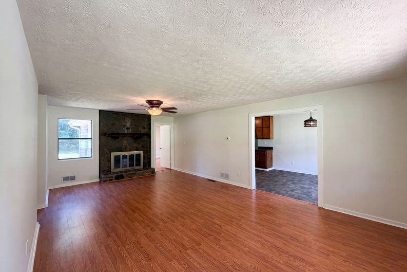 Photo 14 of 27 of 104 Belair Ln, Stockbridge, GA