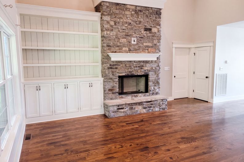 Photo 3 of 38 of 521 Autumnstone Ln, Bowling Green, KY