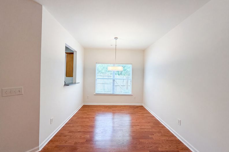 Photo 7 of 32 of 471 Tufton Trl SE, Atlanta, GA