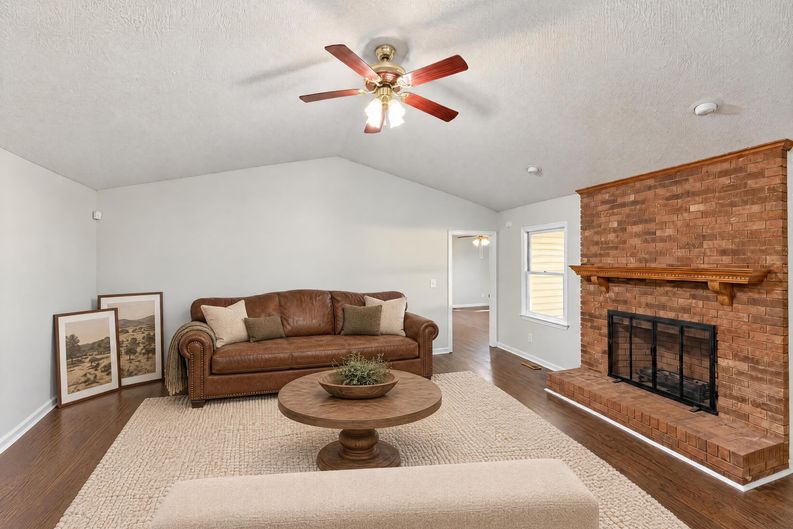 Photo 8 of 23 of 6837 Lowesville Ln, Stanley, NC