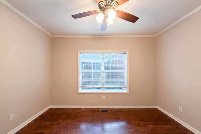 Photo 4 of 21 of 1773 Sylvan Rd SW, Atlanta, GA