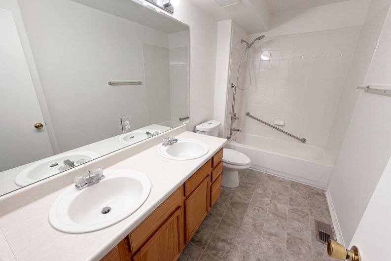 Photo 12 of 29 of 18959 E Linvale Pl, Aurora, CO