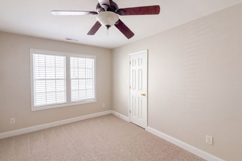Photo 10 of 23 of 1750 Wilburn Park Ln NW, Charlotte, NC