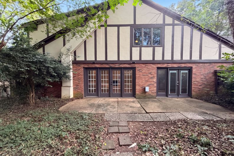 Photo 5 of 22 of 7022 Quail Hill Rd, Charlotte, NC