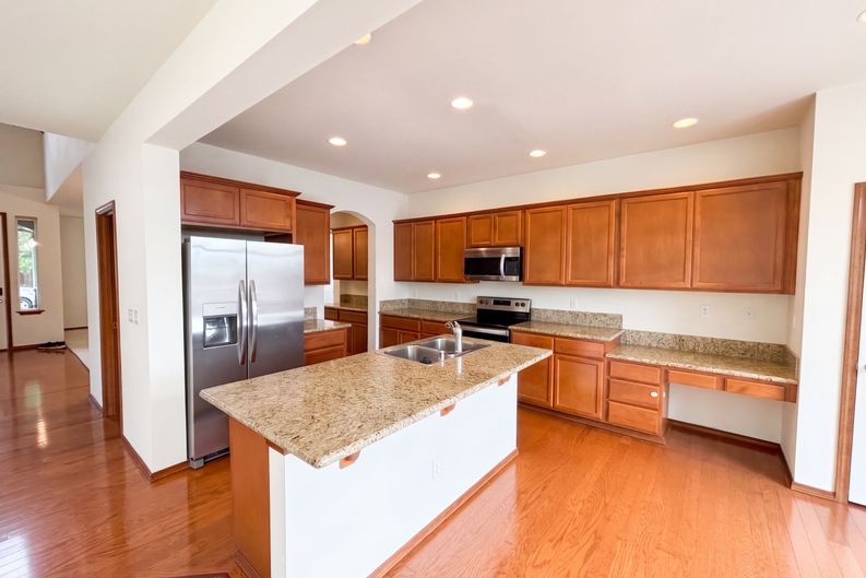 Photo 6 of 32 of 7629 NE 201st Pl, Kenmore, WA