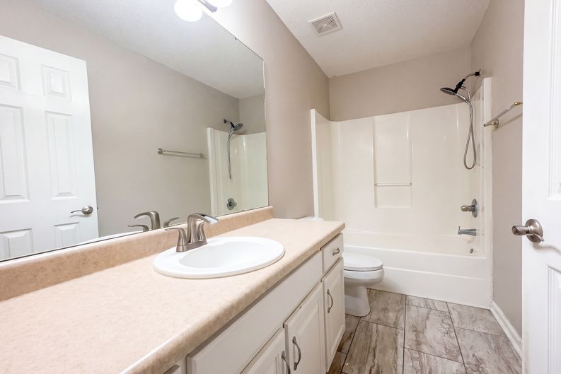 Photo 16 of 19 of 223 Williston Dr, Huntsville, AL