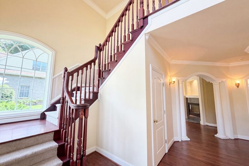 Photo 10 of 38 of 7087 Bridgetown Rd, Cincinnati, OH